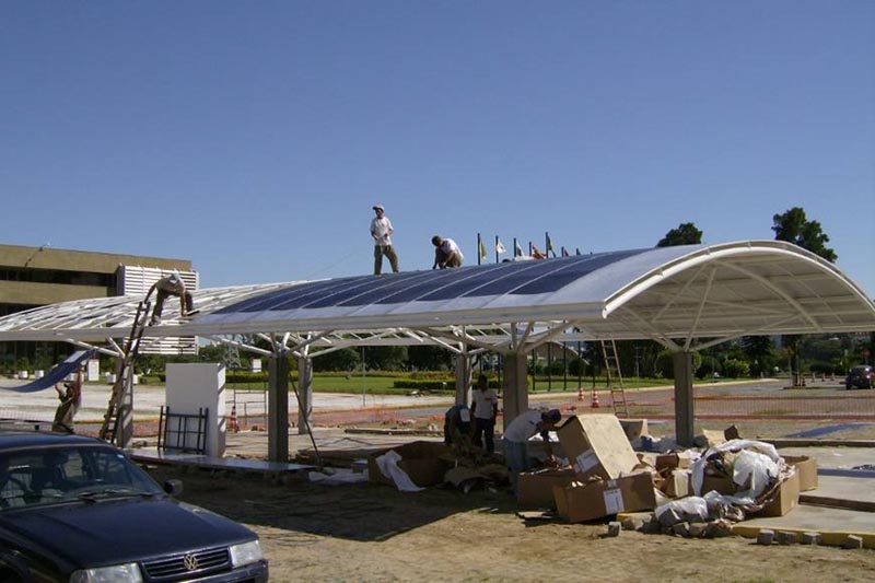 Eletrosul estacionamento com cobertura de placas solares -Solarterra